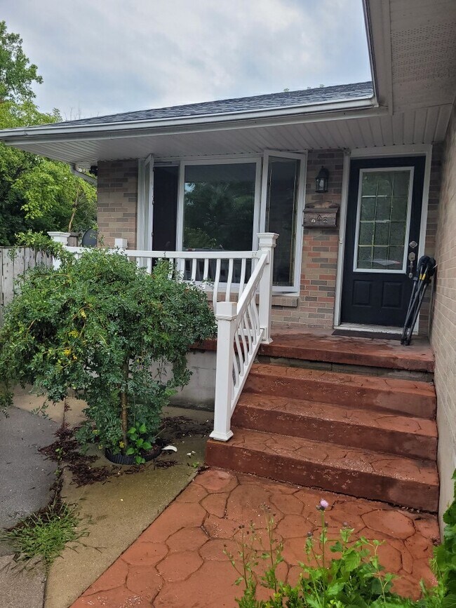 31 Tunis Ave in Sarnia, ON - Building Photo - Building Photo