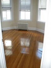 16 Dighton St, Unit 2 in Boston, MA - Foto de edificio - Building Photo