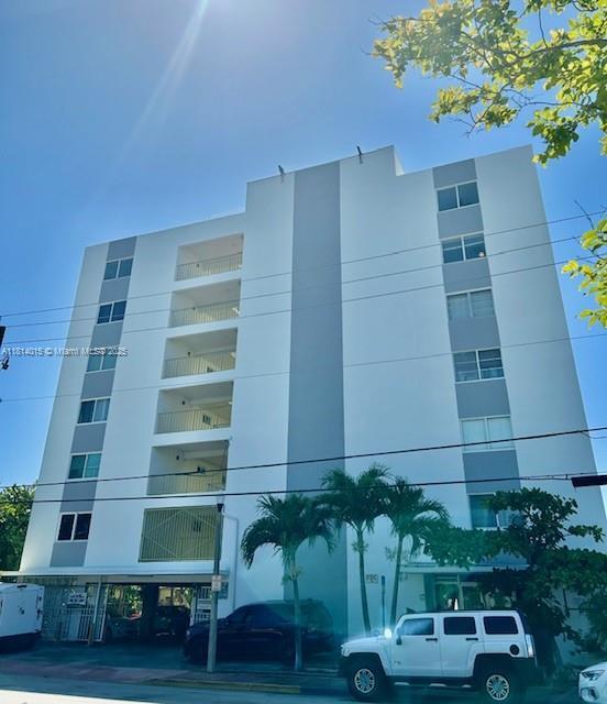 8001 Crespi Blvd in Miami, FL - Building Photo - Building Photo