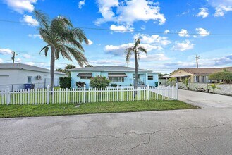 135 E 28th St in West Palm Beach, FL - Building Photo - Building Photo