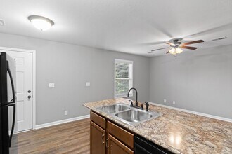 800 Martin St in Clarksville, TN - Building Photo - Building Photo