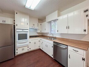 2016 Bolivar St in Denton, TX - Building Photo - Building Photo