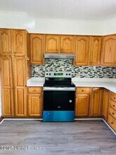 4105 North Ln in Louisville, KY - Building Photo - Building Photo