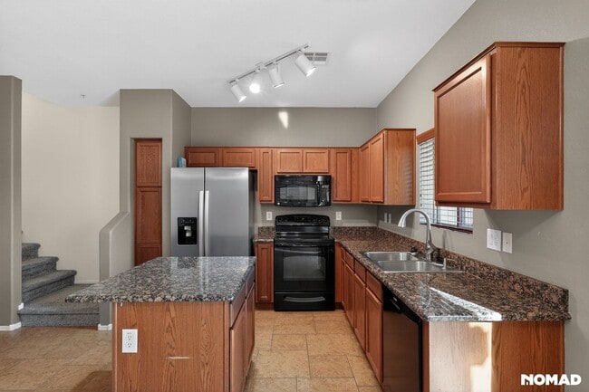 2725 E Mine Creek Rd in Phoenix, AZ - Building Photo - Building Photo