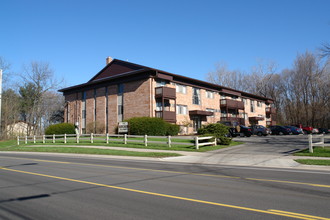 711 Burcham Apartments in East Lansing, MI - Building Photo - Building Photo