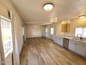 1102 S 76th Way in Mesa, AZ - Building Photo - Building Photo