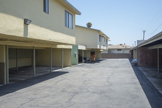 The Orient/Villa Capri in Gardena, CA - Building Photo - Building Photo