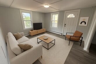 88 Cross St in Southbridge, MA - Building Photo - Building Photo
