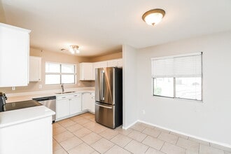 1174 E Silktassel Trail in San Tan Valley, AZ - Building Photo - Building Photo