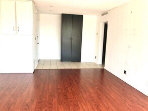 100 Atlantic Ave in Long Beach, CA - Building Photo - Building Photo