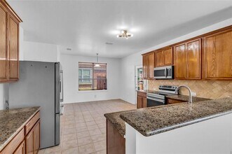 513 Renee Dr in Euless, TX - Building Photo - Building Photo