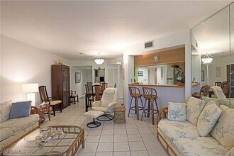 9627 Eaton Gardens Ln in Ft. Myers, FL - Building Photo - Building Photo