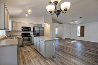 15713 N 33rd Pl in Phoenix, AZ - Building Photo - Building Photo