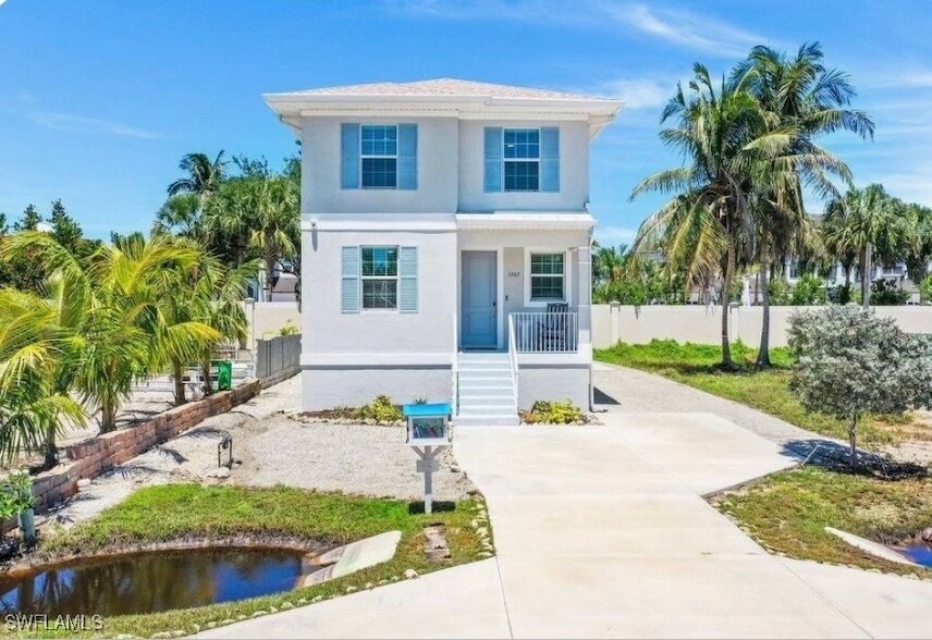 1727 Danford St in Naples, FL - Foto de edificio