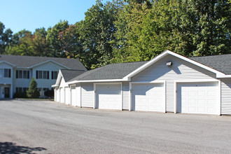 Shaker Run Apartments in Albany, NY - Building Photo - Building Photo