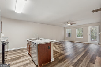 324 Reedell Way in Villa Rica, GA - Building Photo - Building Photo