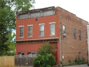 165 Ulster Ave in Saugerties, NY - Building Photo - Building Photo