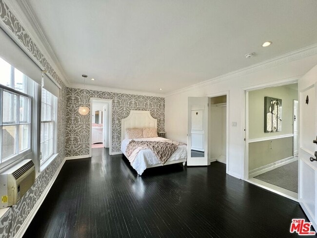 1728 El Cerrito Pl in Los Angeles, CA - Building Photo - Building Photo