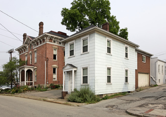 Bell Manor in Greensburg, PA - Building Photo - Building Photo