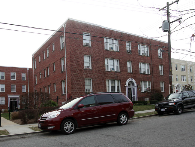 5051 1st St NW in Washington, DC - Building Photo - Building Photo