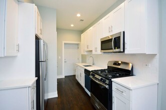 2721 W Division St in Chicago, IL - Foto de edificio - Building Photo
