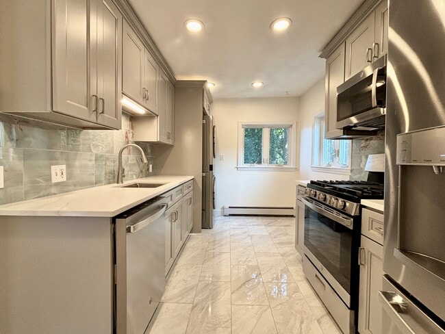 18 Union St, Unit 2