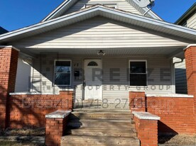 17 E Oakland St in Toledo, OH - Building Photo