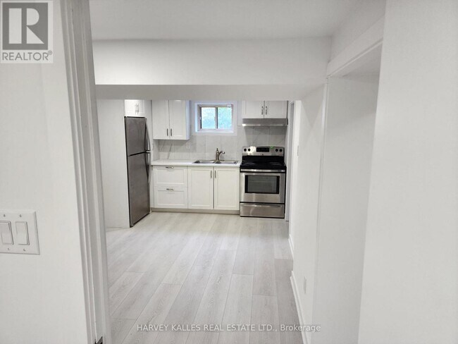 31 Fairlin Dr in Toronto, ON - Building Photo - Building Photo