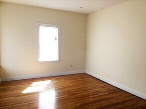 9 Gardner St, Unit 1 in Boston, MA - Building Photo - Building Photo