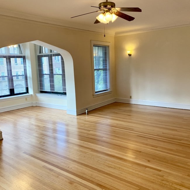 5859 N Kenmore Ave, Unit 2S in Chicago, IL - Building Photo - Building Photo