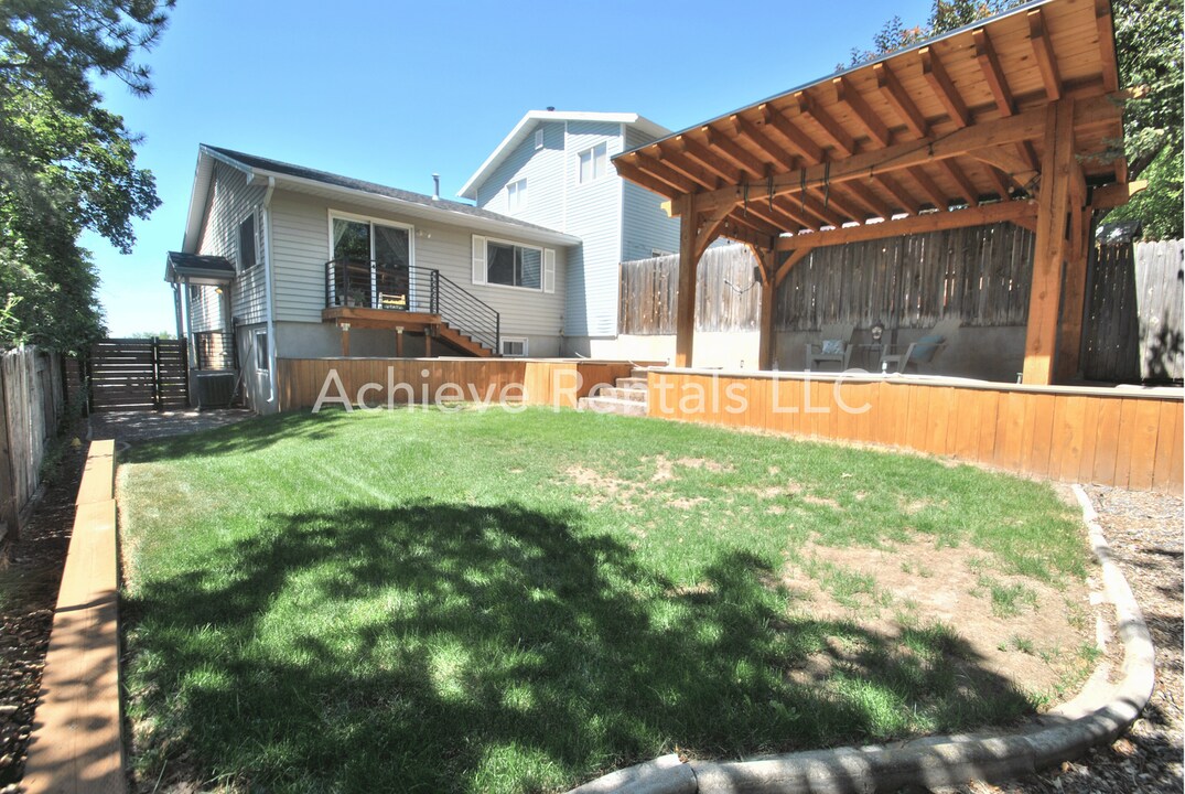 106 River Hts Blvd in River Heights, UT - Building Photo