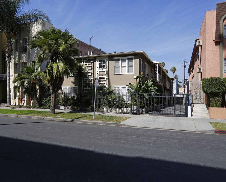 333 S Gramercy Pl in Los Angeles, CA - Building Photo