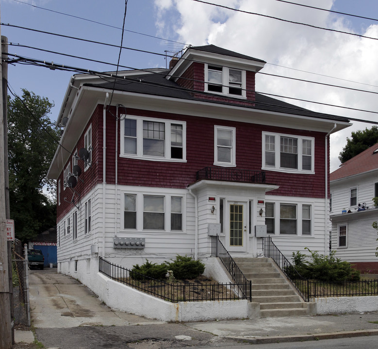 211 Dexter St in Providence, RI - Building Photo