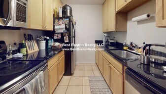 84 Grant St, Unit 6 in Somerville, MA - Building Photo