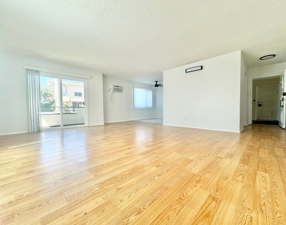 930 S Shenandoah St in Los Angeles, CA - Building Photo