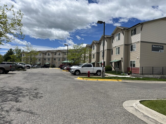 Bridger Peaks Village in Bozeman, MT - Foto de edificio - Building Photo