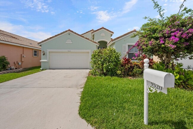 9520 Lago Dr in Boynton Beach, FL - Building Photo - Building Photo