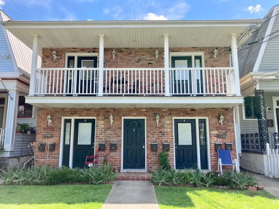 4221 Palmyra St in New Orleans, LA - Building Photo