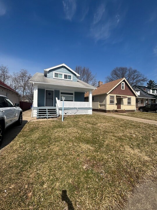 12109 Revere Ave in Cleveland, OH - Building Photo