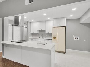 1224 Meadowcrest Dr in Plano, TX - Building Photo - Building Photo