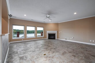 211 Todaly Cir in Loudon, TN - Building Photo - Building Photo