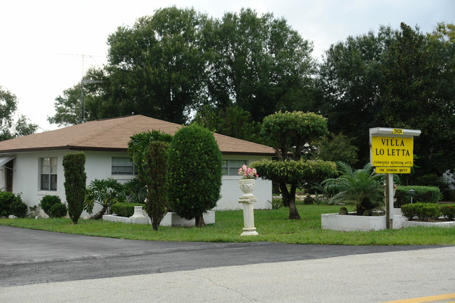 2424 S Lake Letta Dr in Avon Park, FL - Foto de edificio - Building Photo