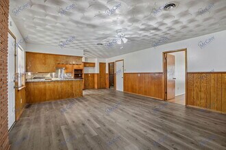 8708 Barclay St in Dallas, TX - Foto de edificio - Building Photo