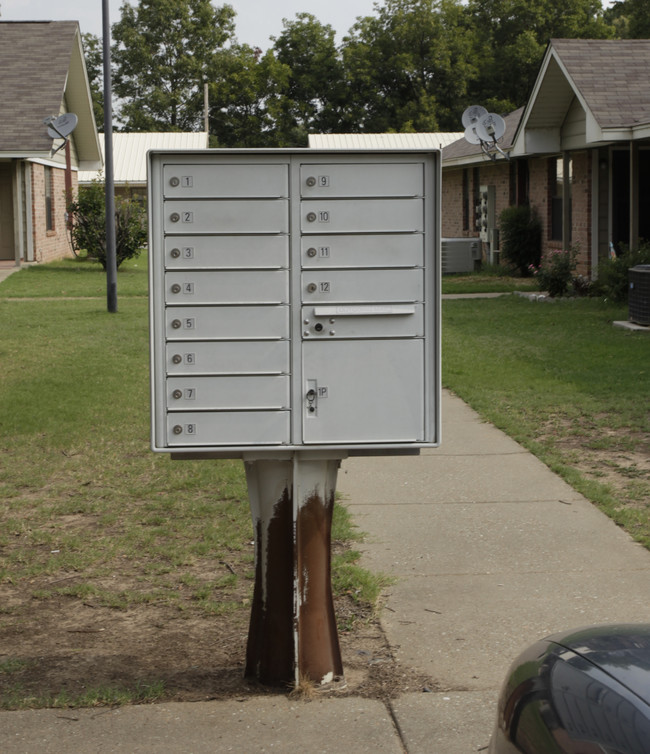 Woodlake Apartments in Lonoke, AR - Building Photo - Building Photo