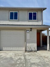 677 Illinois Ave in Los Banos, CA - Building Photo - Building Photo