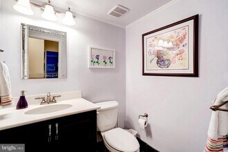 9702 Kingsbridge Dr in Fairfax, VA - Building Photo - Building Photo