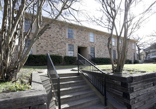 Rothington Place in Dallas, TX - Foto de edificio - Building Photo