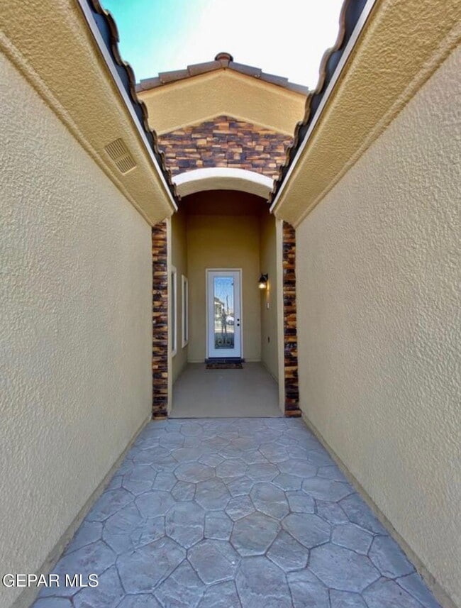 13686 Holbeck St in El Paso, TX - Building Photo - Building Photo