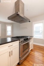 8 Rockingham St, Unit 2 in Cambridge, MA - Building Photo - Building Photo