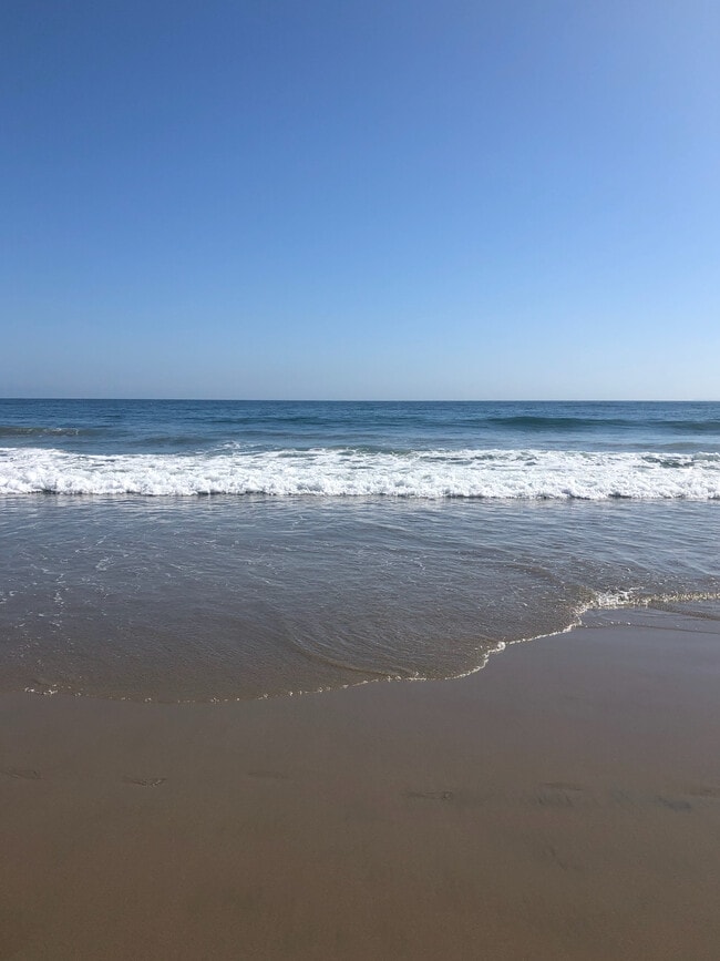 615 Island View Cir, Unit Beach Condo in Port Hueneme, CA - Building Photo - Building Photo
